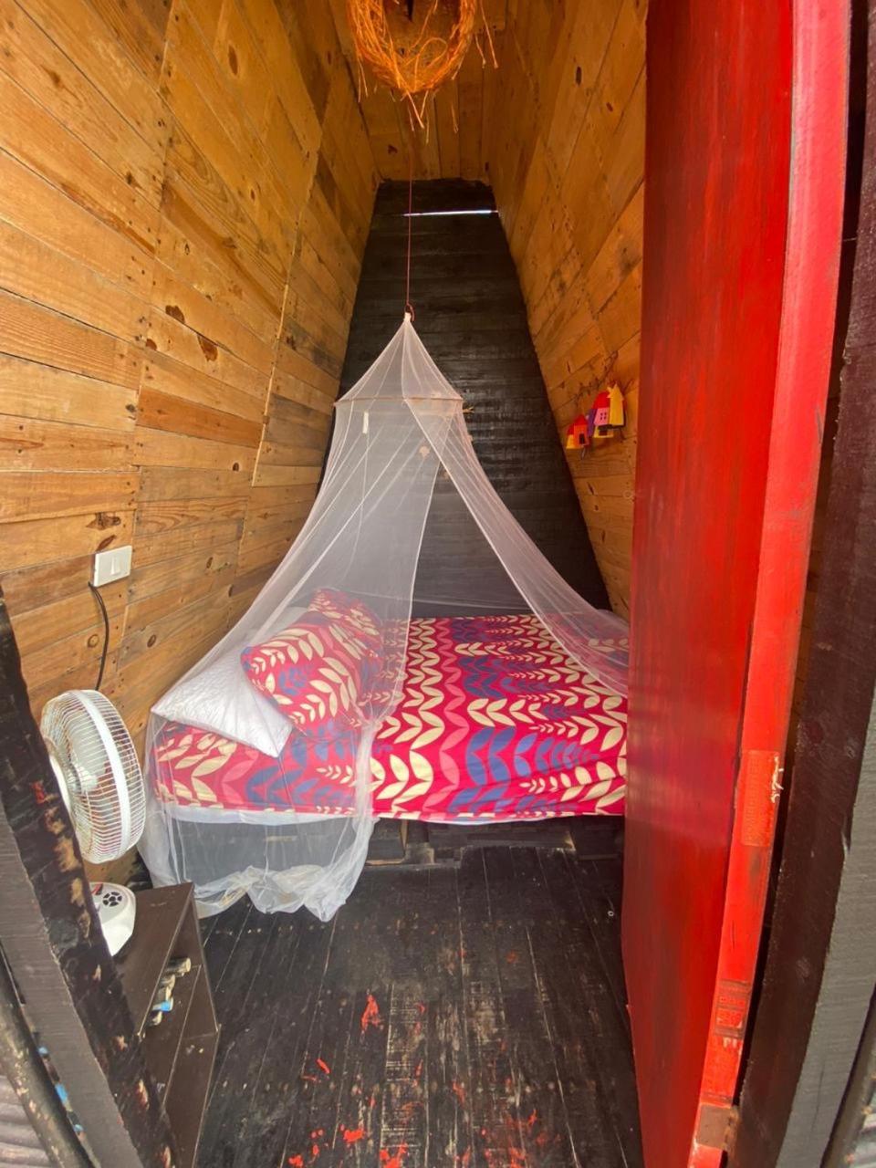 Tipiland Baru La Casa Del Mono Hotel Плая Бланка Екстериор снимка