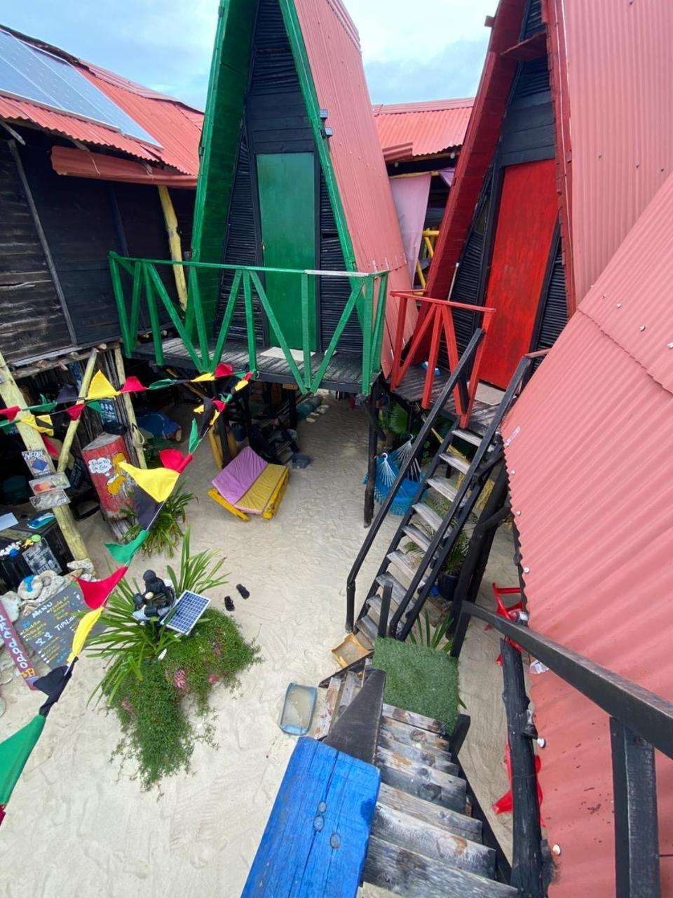 Tipiland Baru La Casa Del Mono Hotel Плая Бланка Екстериор снимка